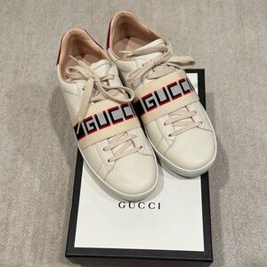Gucci Cream Sneakers with Logo Band